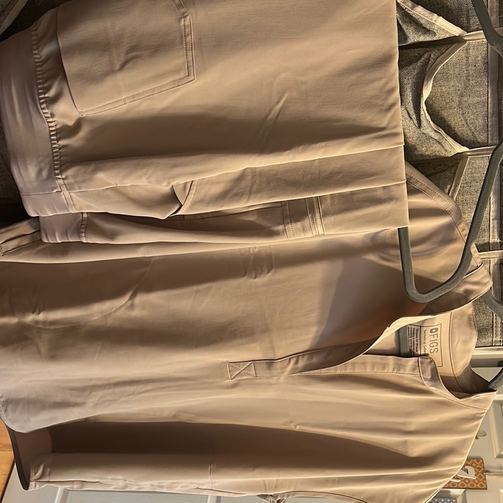 Figs scrub set. Khaki. Xl Rafael too, xl petite jogger bottoms